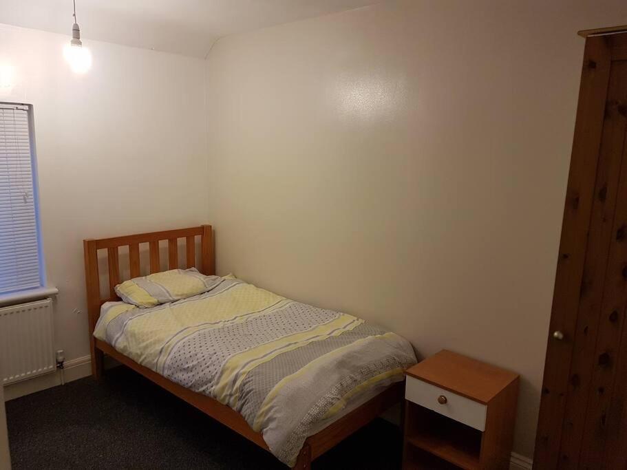 Two Bedroom Maisonette Close Towarwick Uni Coventry Eksteriør bilde