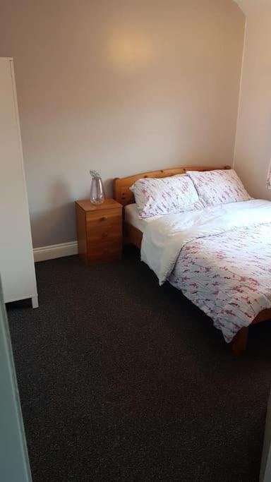 Two Bedroom Maisonette Close Towarwick Uni Coventry Eksteriør bilde